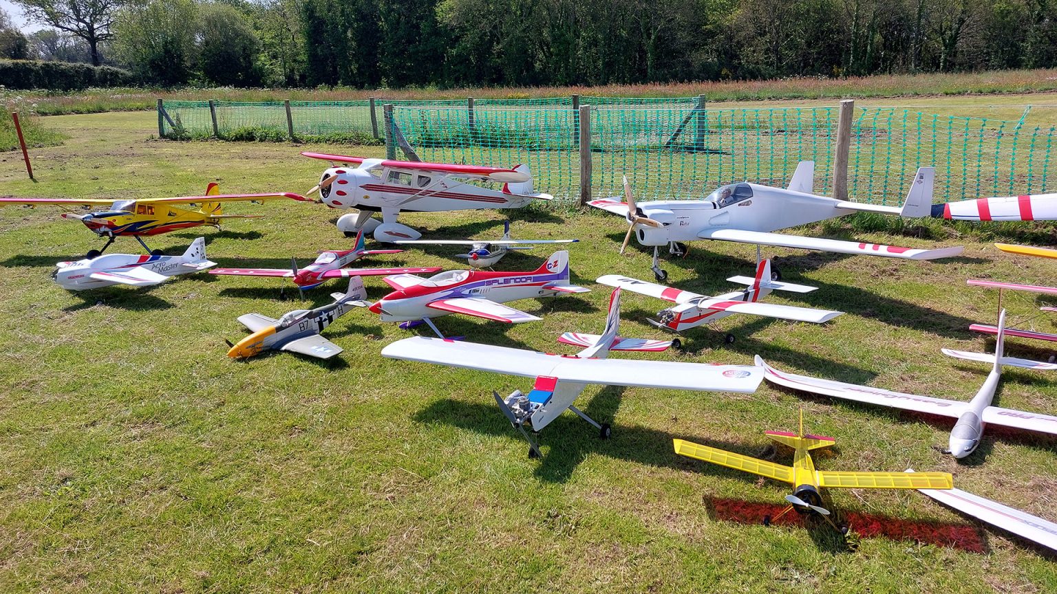 Tout le matériel d'aéromodélisme : Avions RC, Drones - SAS