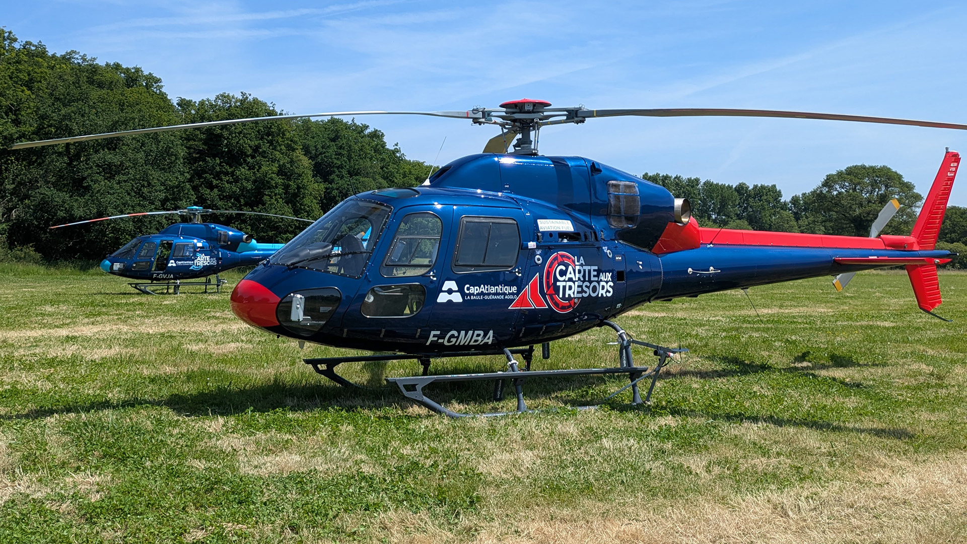 Hélicoptères posés à terre