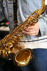 saxophone - Agrandir l'image (fenêtre modale)