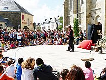 Animations d’été, place de l’église - Agrandir l'image (fenêtre modale)